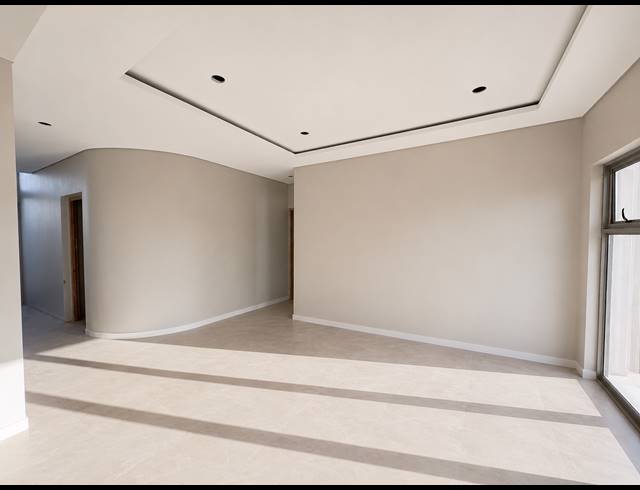 4 BEDROOM HOUSE FOR SALE IN SANDOWN